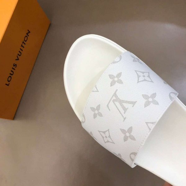 LOUIS VUITTON WHITE MONOGRAM SLIDES - LVS43