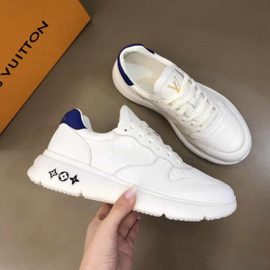 LOUIS VUITTON VUITTON RUN AWAY SNEAKER - LV290