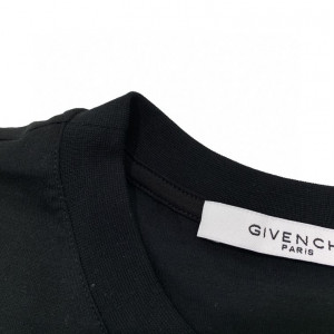 Givenchy T-Shirt - GVS12