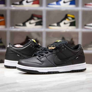 CIVILIST X NIKE SB DUNK LOW SNEAKER - NK01