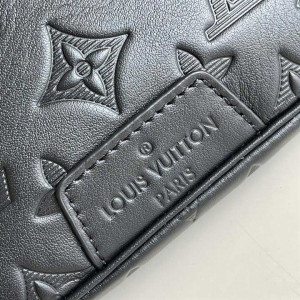 M44388 LOUIS VUITTON DISCOVERY BUMBAG MONOGRAM SHADOW CALF LEATHER