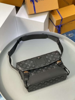 LOUIS VUITTON MESSENGER PM VOYAGER - WLM158