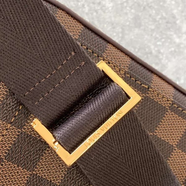 LOUIS VUITTON AVENUE SLING BAG - WLM211