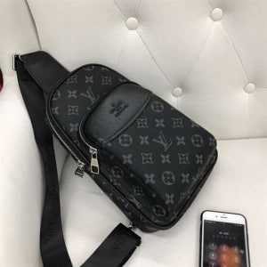 LOUIS VUITTON AVENUE SLING BAG - WLM223