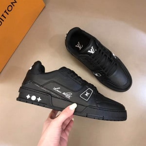 LOUIS VUITTON TRAINER SNEAKER WITH WOOL IN BLACK CALF LEATHER - LSVT124