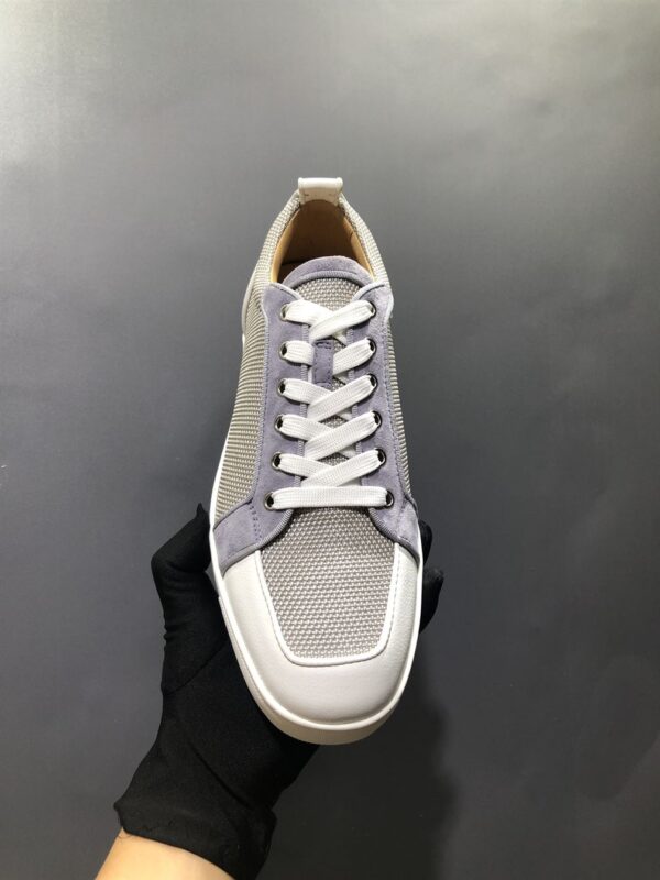 CHRISTIAN LOUBOUTIN LOW TOP SNEAKER - CL111