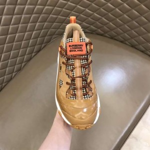 BURBERRY ARTHUR SNEAKERS IN BROWN - BBR099