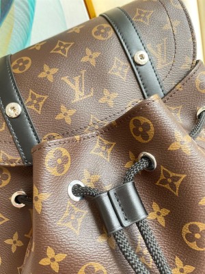 LOUIS VUITTON CHRISTOPHER PM - WLM349