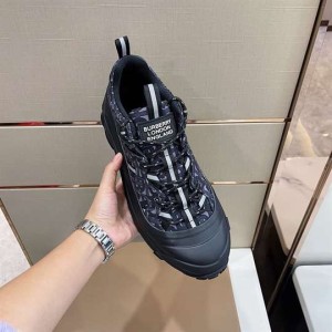 BURBERRY ARTHUR SNEAKERS - BBR0102