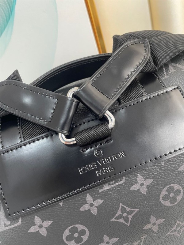 LOUIS VUITTON CHRISTOPHER PM - WLM348