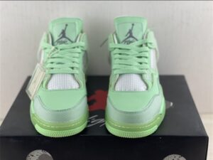 Off-White x Air Jordan 4 - AJH070