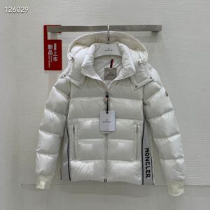 Moncler Coat - MC014