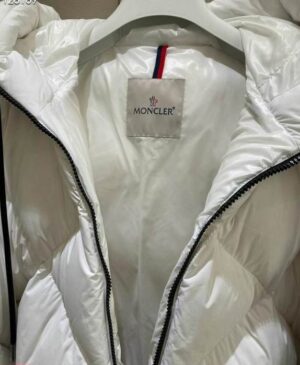 Moncler Coat - MC020