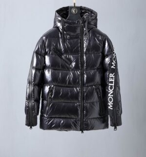 Moncler Coat - MC045