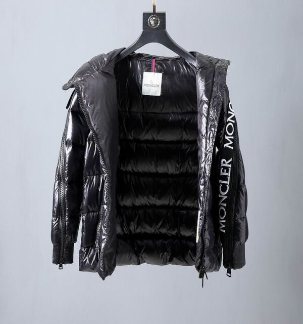 Moncler Coat - MC045