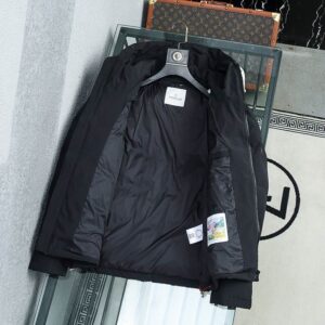 Moncler Coat - MC054