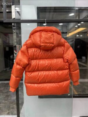 Moncler Coat - MC061