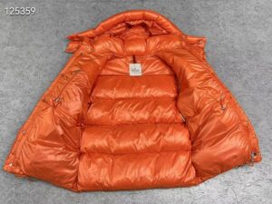 Moncler Coat - MC061