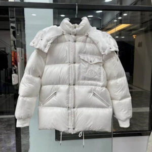 Moncler Coat - MC064