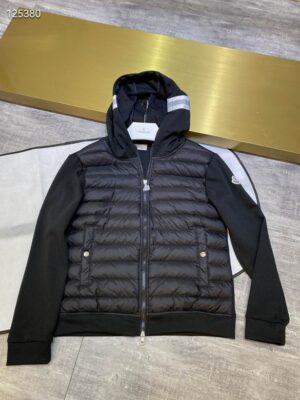 Moncler Coat - MC065