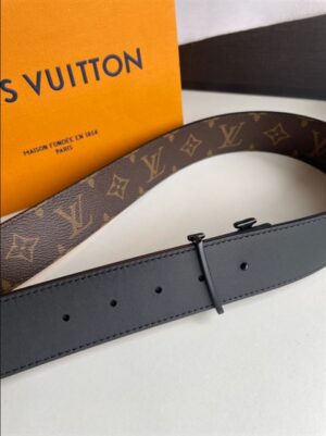 LOUIS VUITTON BELT - B042