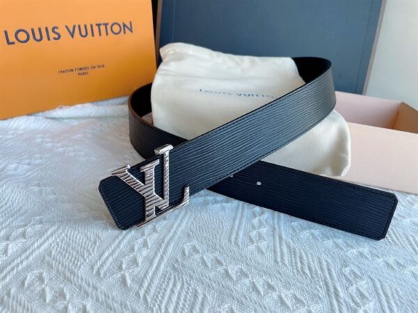 LOUIS VUITTON BELT - B054