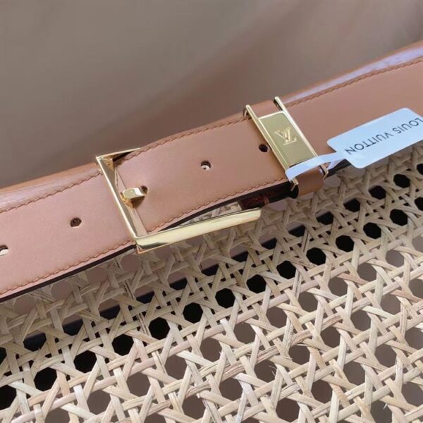 LOUIS VUITTON BELT - B064