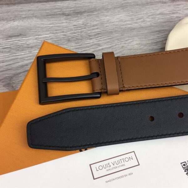 LOUIS VUITTON BELT - B068