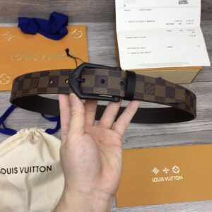 LOUIS VUITTON BELT - B074