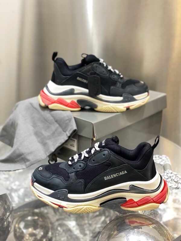 BALENCIAGA TRIPLE S TRAINERS - GG119