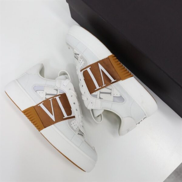 LOW-TOP CALFSKIN VL7N SNEAKER WITH BANDS - VLS025