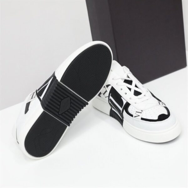 LOW-TOP CALFSKIN VL7N SNEAKER WITH BANDS - VLS026