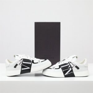 LOW-TOP CALFSKIN VL7N SNEAKER WITH BANDS - VLS026