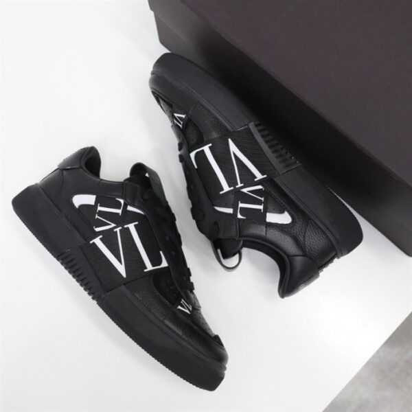 LOW-TOP CALFSKIN VL7N SNEAKER WITH BANDS - VLS029