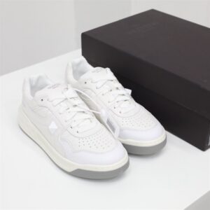 ONE STUD LOW-TOP NAPPA SNEAKER - VLS040