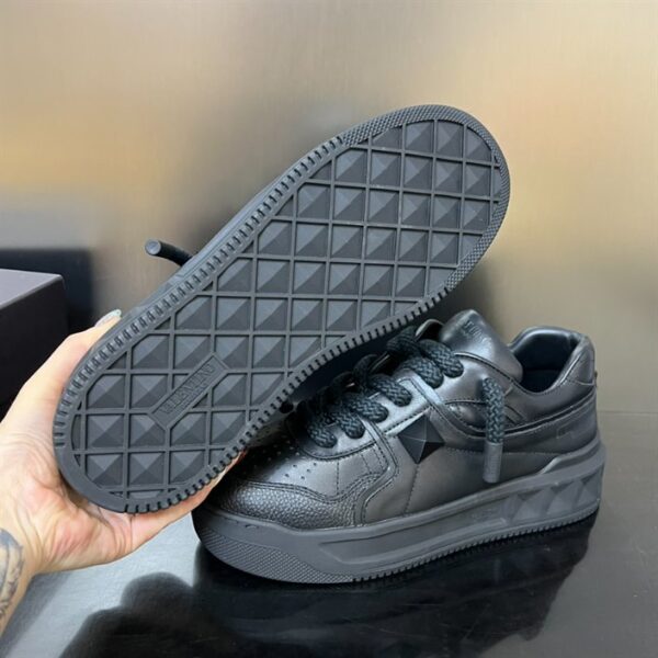 ONE STUD XL NAPPA LEATHER LOW-TOP SNEAKER - VLS024