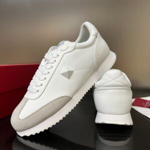 STUD AROUND LOW-TOP CALFSKIN AND NAPPA LEATHER SNEAKER - VLS004