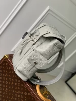 LOUIS VUITTON CHRISTOPHER PM TAURILLON MONOGRAM- WLM514