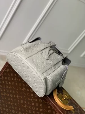 LOUIS VUITTON CHRISTOPHER PM TAURILLON MONOGRAM- WLM514