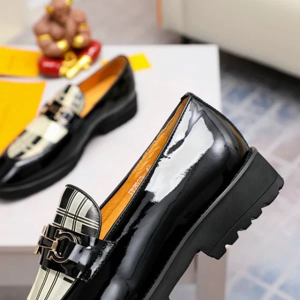 Louis Vuitton Loafers - LLV07