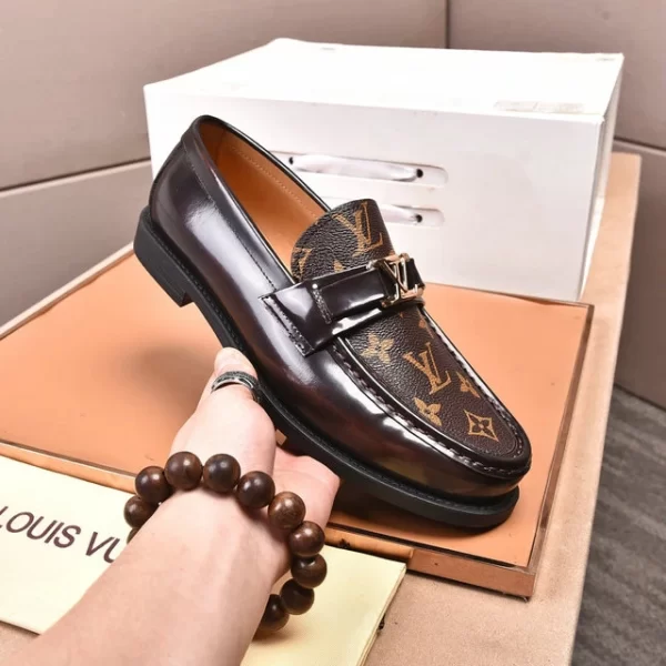 Louis Vuitton Loafers - LLV10