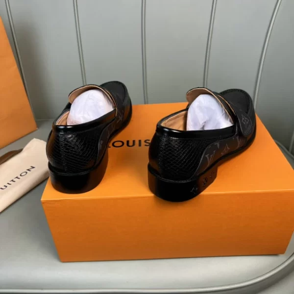 Louis Vuitton Loafers - LLV49