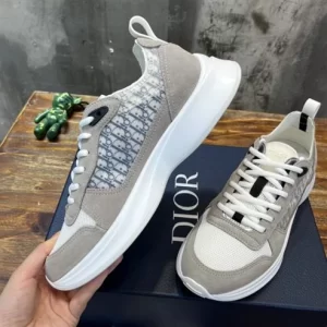 B25 RUNNER SNEAKER GRAY SUEDE AND WHITE TECHNICAL MESH WITH BLUE AND WHITE DIOR OBLIQUE CANVAS - CD122