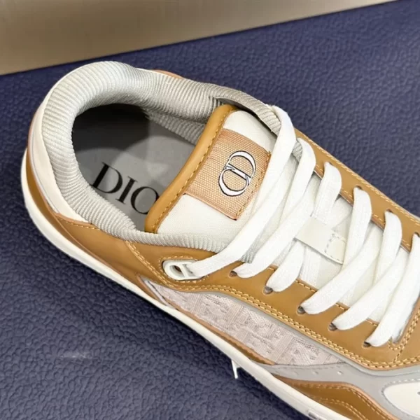 B27 LOW-TOP SNEAKER BEIGE AND CREAM SMOOTH CALFSKIN WITH CREAM DIOR OBLIQUE JACQUARD - CDO92