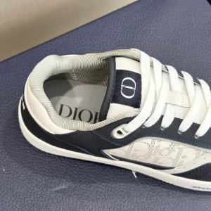 B27 LOW-TOP SNEAKER DEEP BLUE AND WHITE SMOOTH CALFSKIN WITH WHITE DIOR OBLIQUE GALAXY LEATHER - CDO88