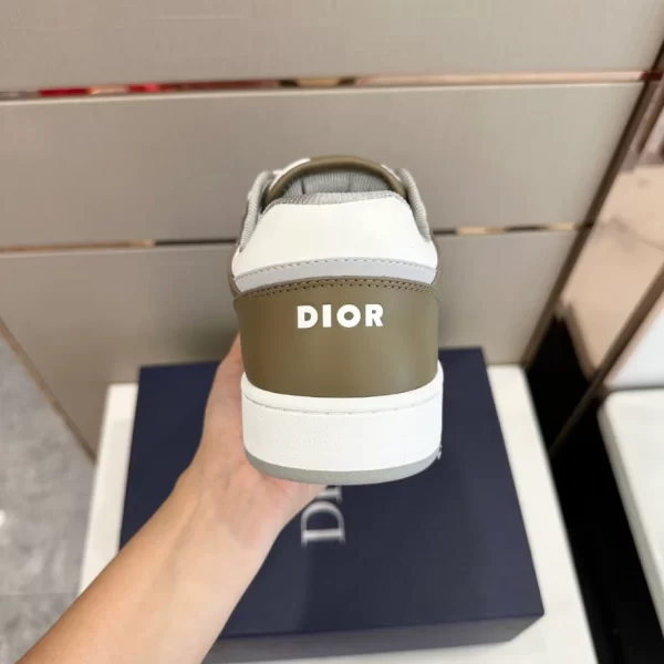 B27 LOW-TOP SNEAKER KHAKI AND CREAM SMOOTH CALFSKIN WITH CREAM DIOR OBLIQUE GALAXY LEATHER - CDO96