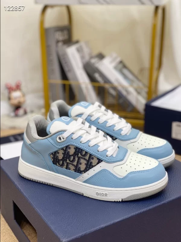 B27 LOW-TOP SNEAKER LIGHT BLUE, WHITE AND DIOR GRAY SMOOTH CALFSKIN - CD108