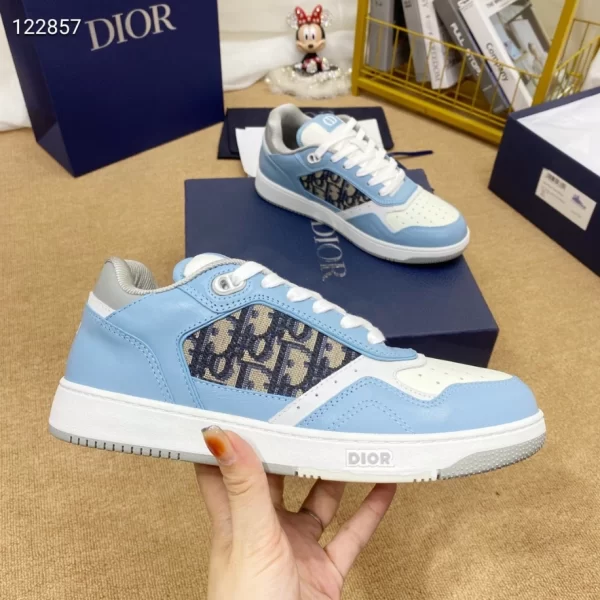 B27 LOW-TOP SNEAKER LIGHT BLUE, WHITE AND DIOR GRAY SMOOTH CALFSKIN - CD108