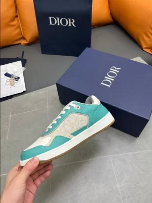 B27 LOW-TOP SNEAKER TURQUOISE AND CREAM SMOOTH CALFSKIN AND CREAM DIOR OBLIQUE JACQUARD CANVAS - CDO95