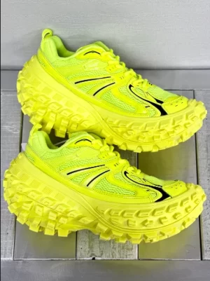 BALENCIAGA MEN'S BOUNCER SNEAKER IN FLUO YELLOW - BB146